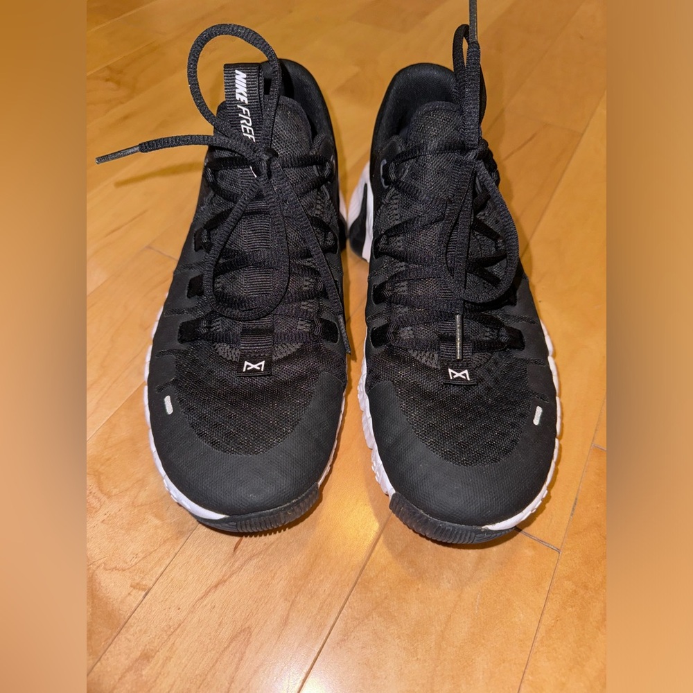 Nike Womens Free Metcon Sneaker